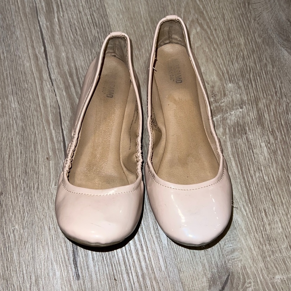 Patent leather ballerina flats